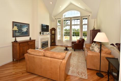 4 Lower Heatherwood Cromwell CT 06416