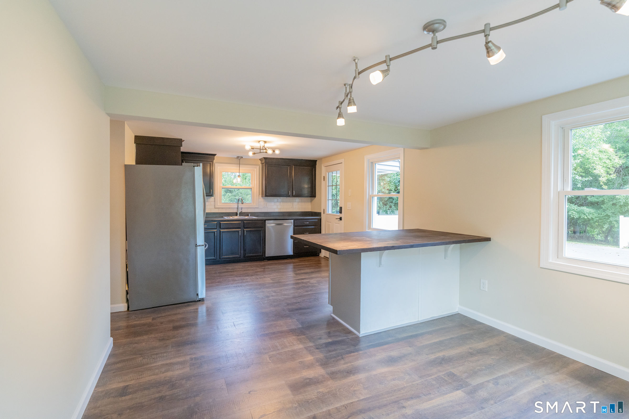 1325 Sullivan Avenue South Windsor CT 06074
