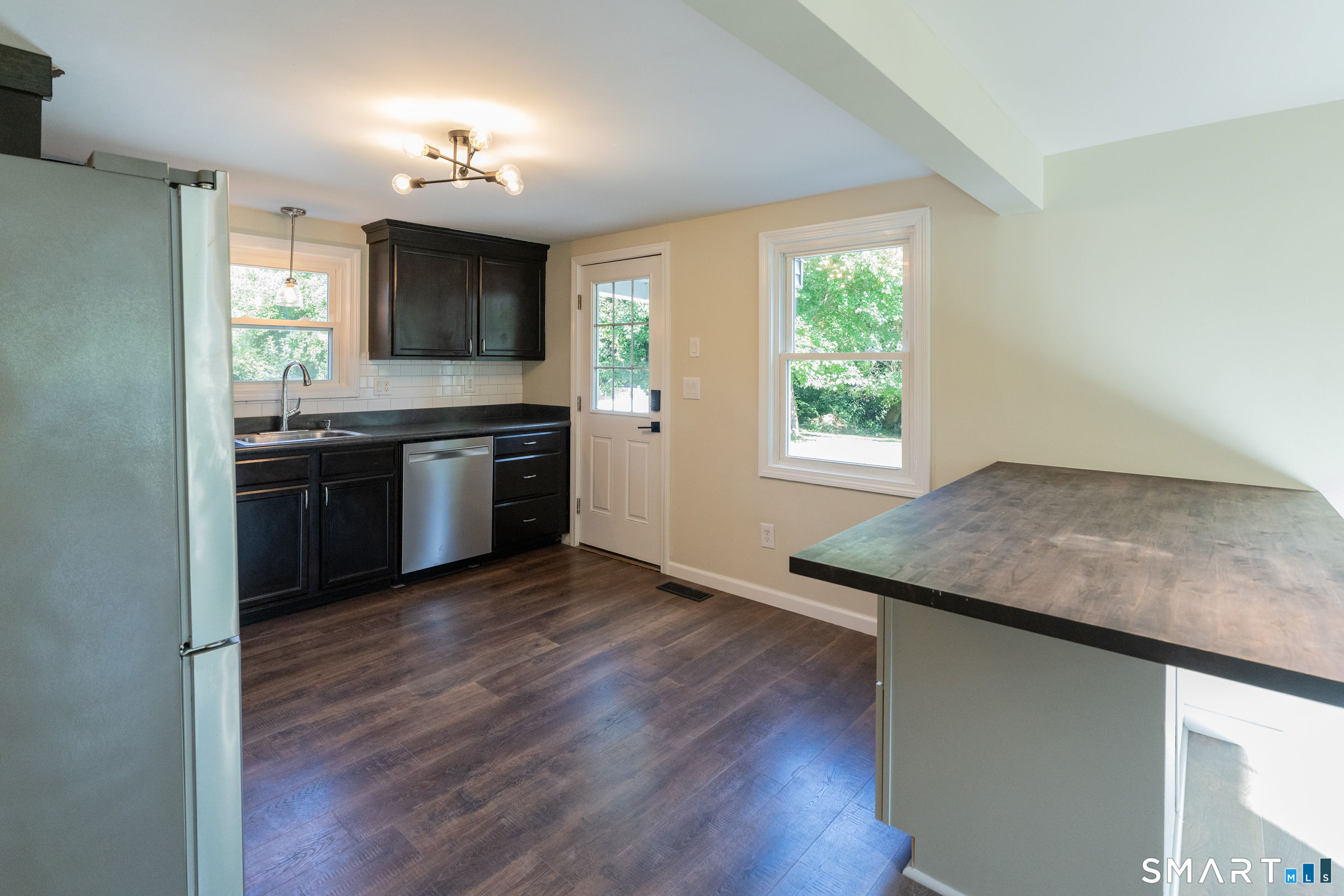 1325 Sullivan Avenue South Windsor CT 06074