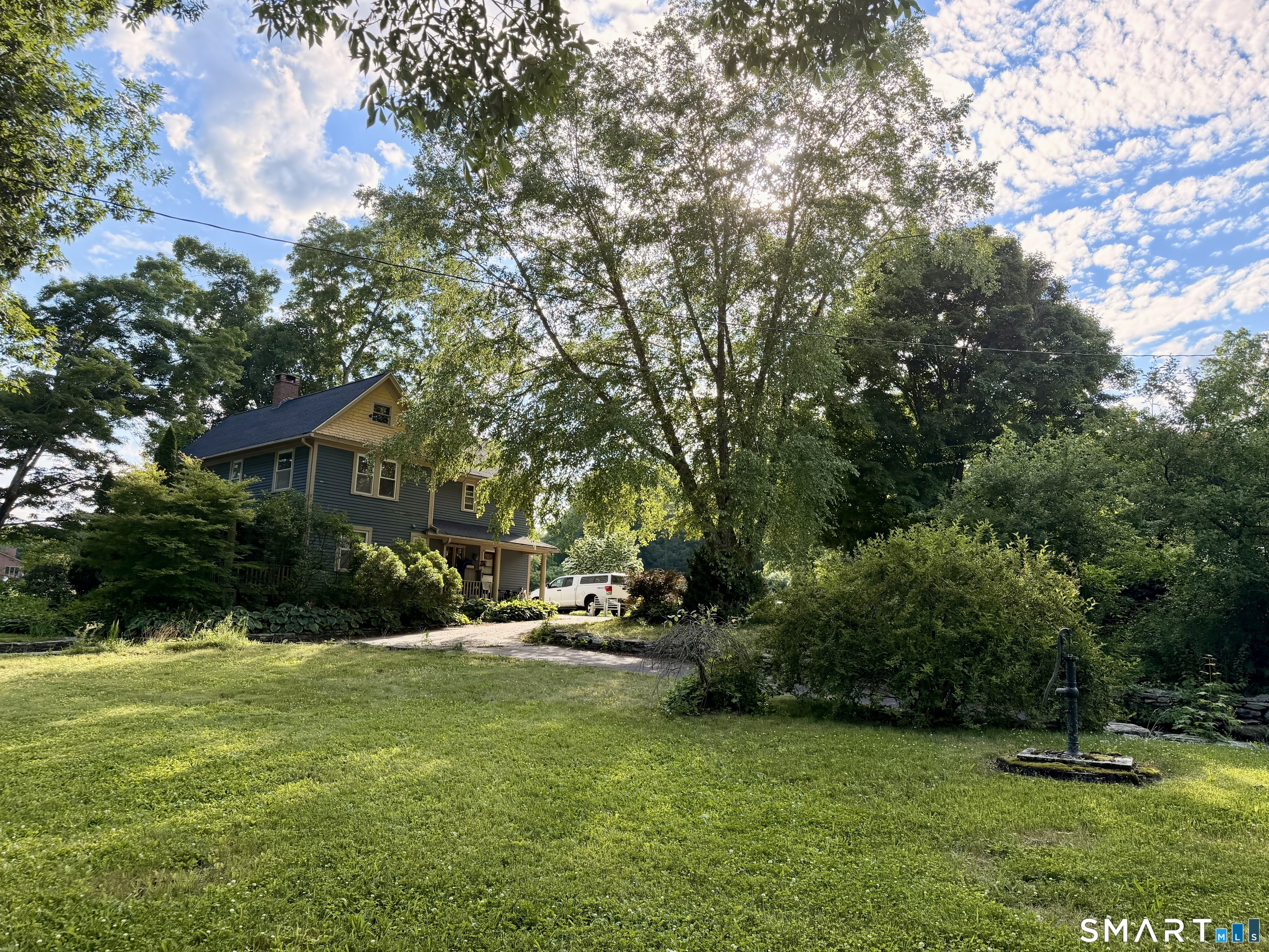 593 Pomfret Street Putnam CT 06260