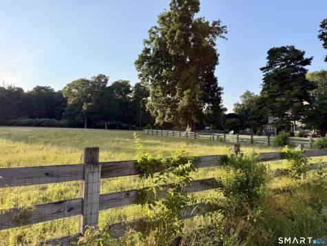 593 Pomfret Street Putnam CT 06260