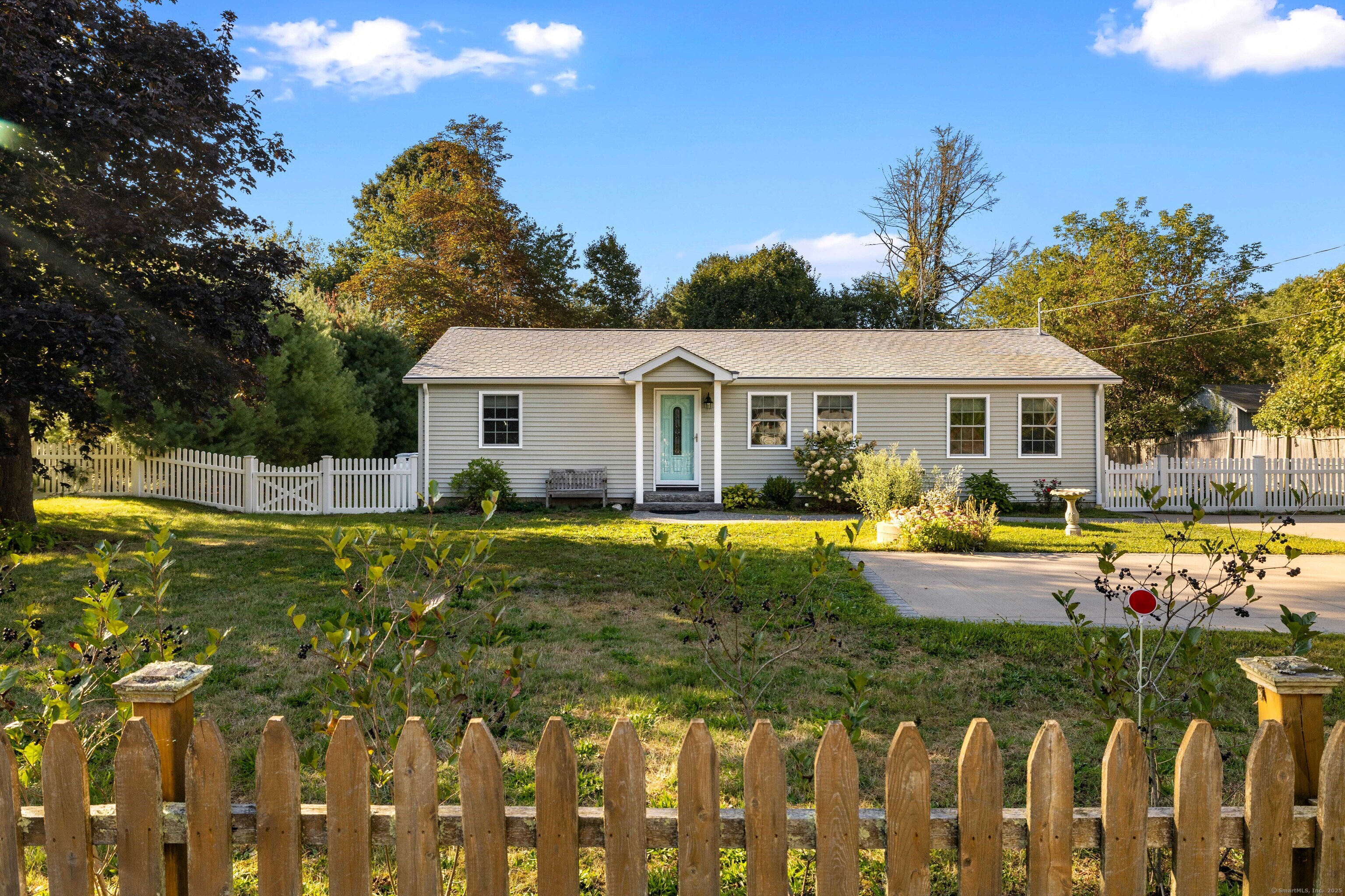 126 Boston Post Road Old Lyme CT 06371