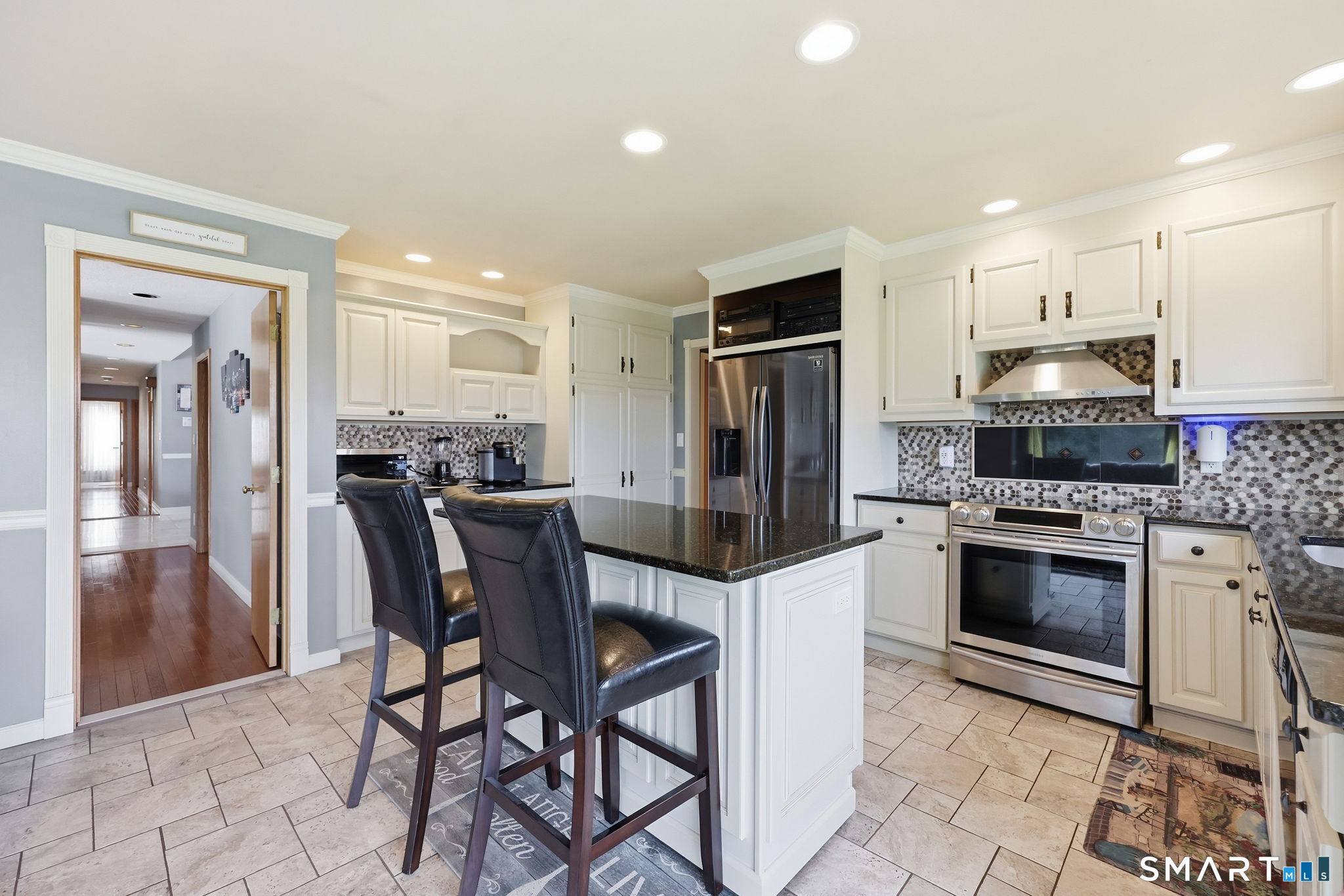 20 Knob Hill Lane Bristol CT 06010