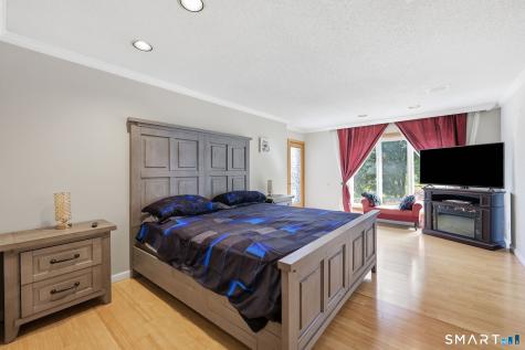 20 Knob Hill Lane Bristol CT 06010