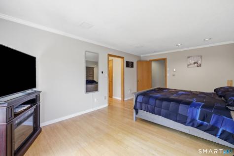 20 Knob Hill Lane Bristol CT 06010