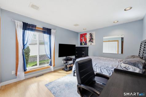 20 Knob Hill Lane Bristol CT 06010