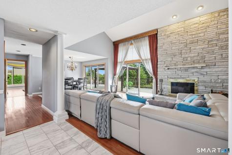 20 Knob Hill Lane Bristol CT 06010