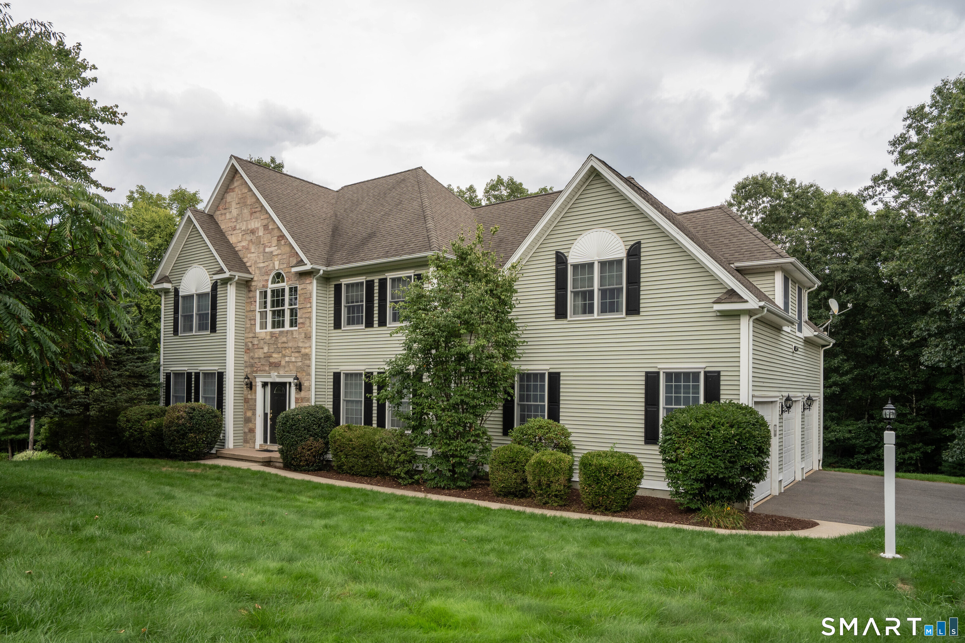 16 Hendrickson Lane Farmington CT 06085
