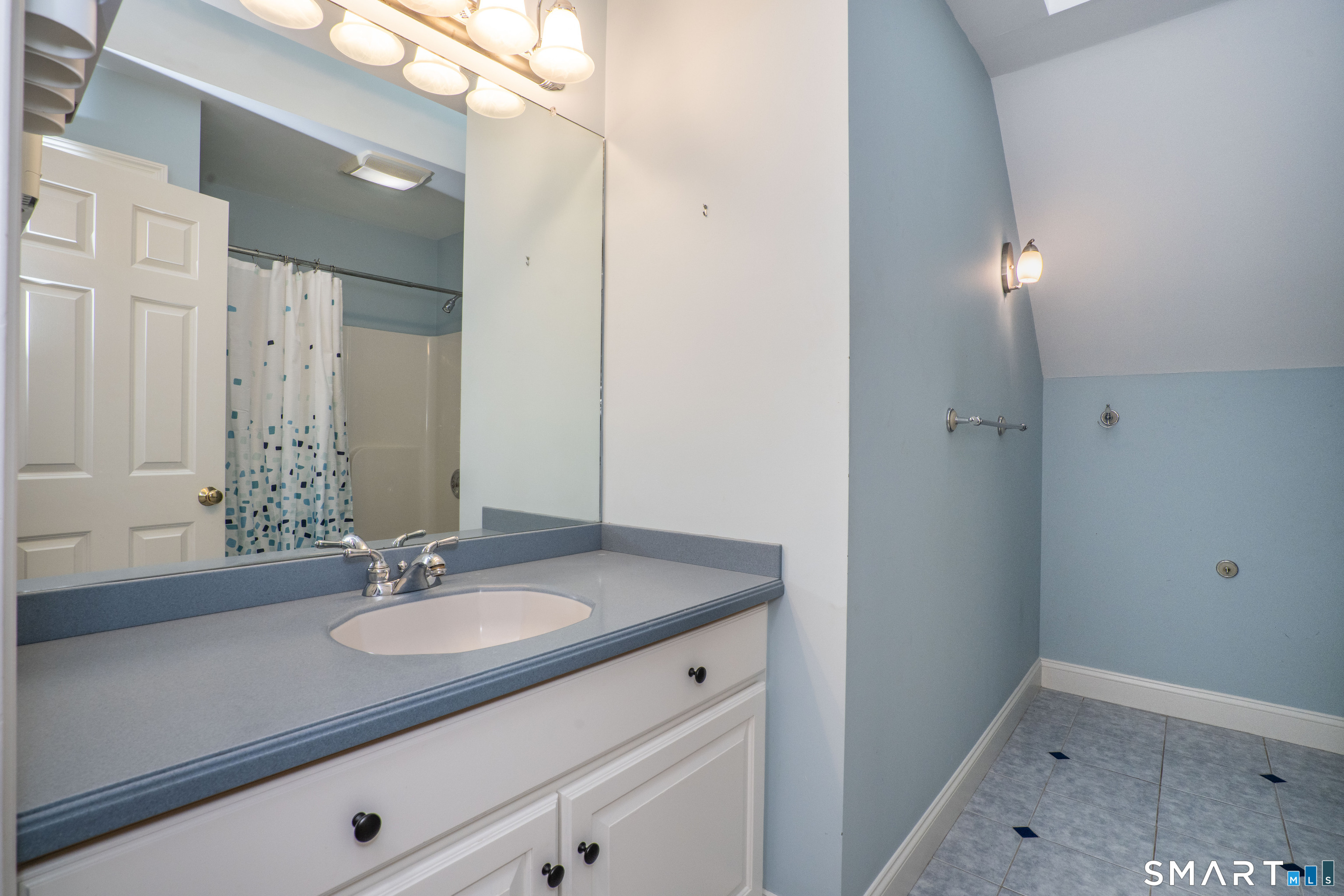 16 Hendrickson Lane Farmington CT 06085