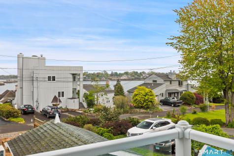 25 Brocketts Point Road Branford CT 06405