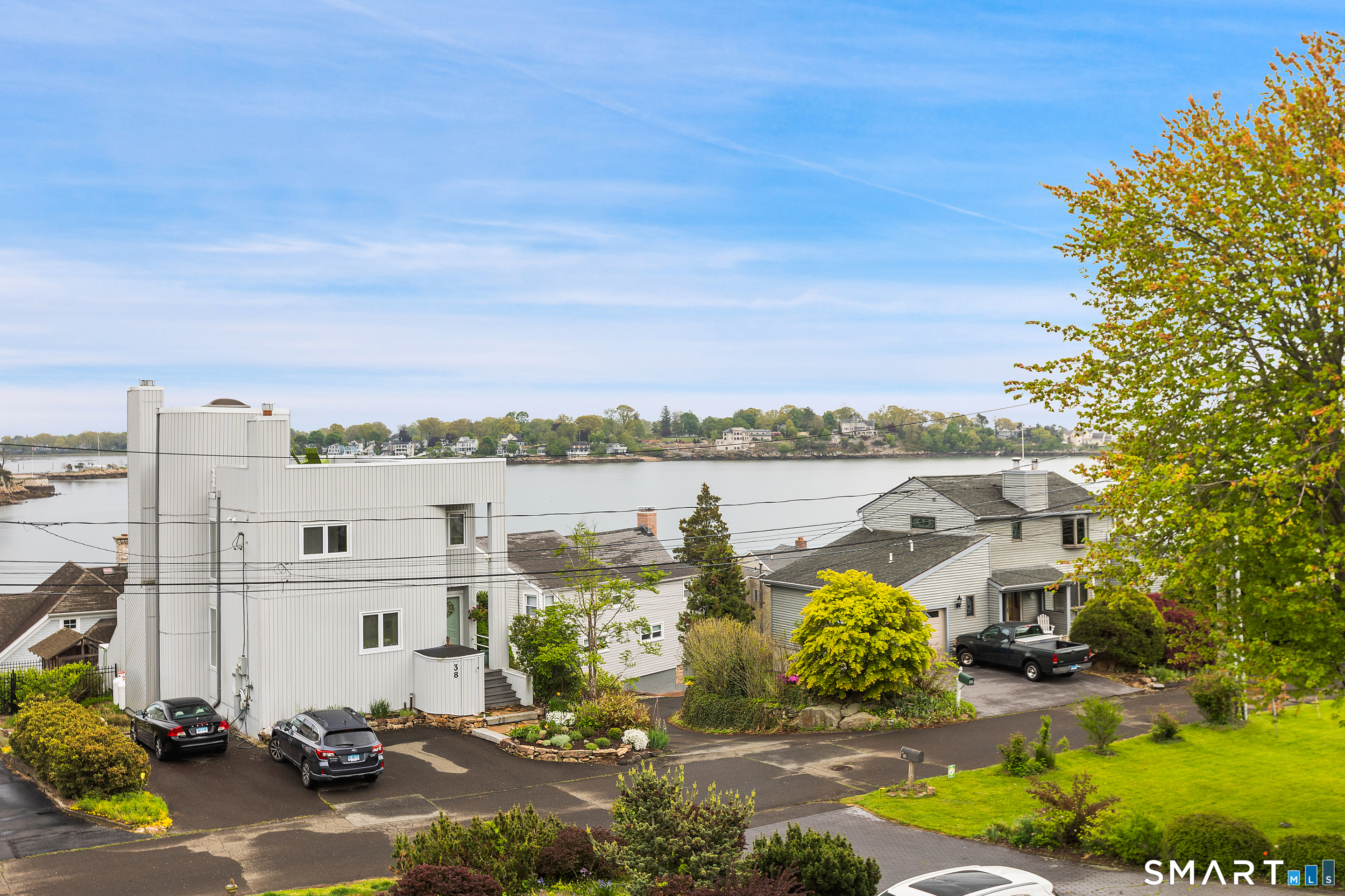 25 Brocketts Point Road Branford CT 06405