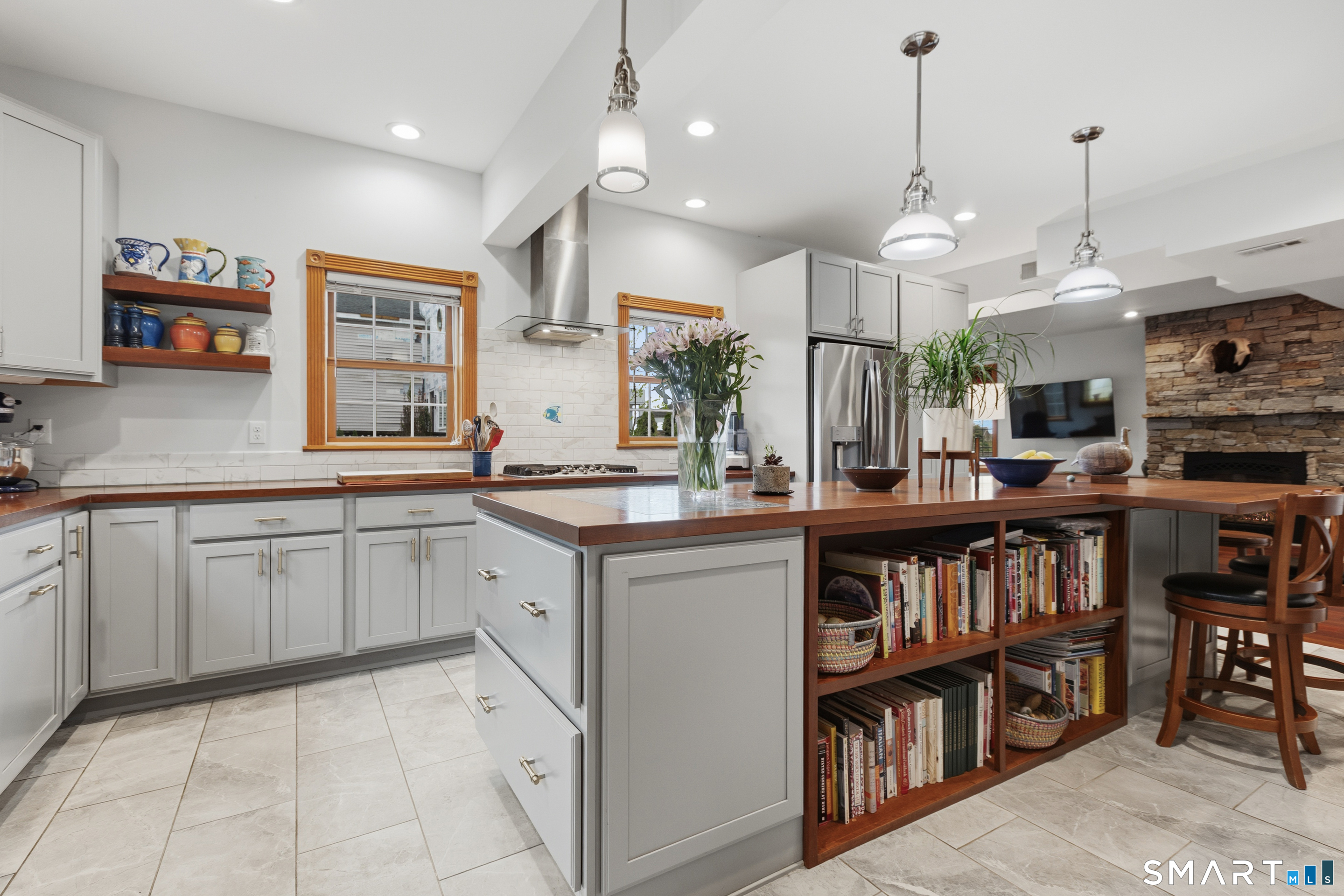 25 Brocketts Point Road Branford CT 06405