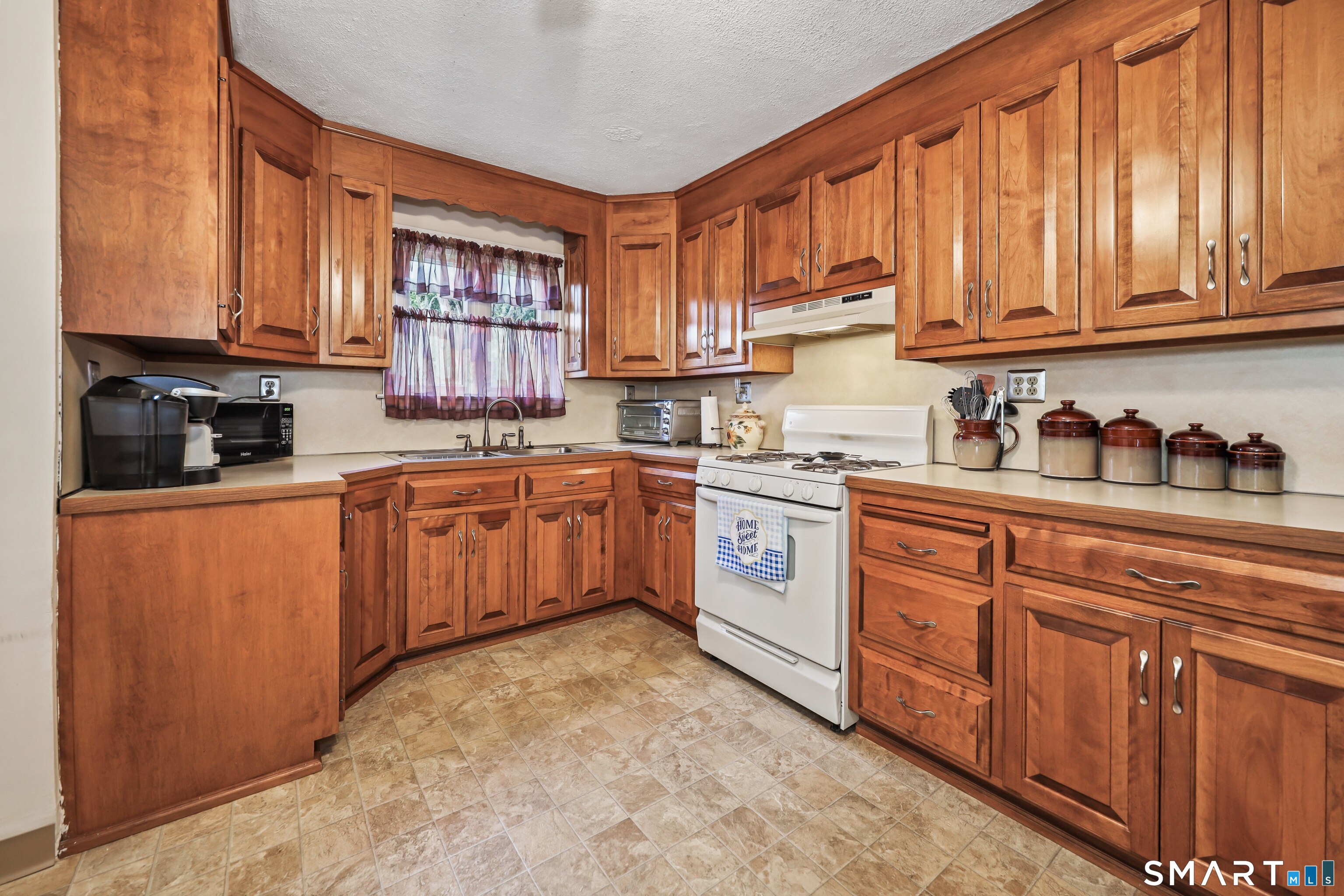 416 Tudor Street Waterbury CT 06704