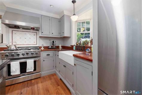 16 Barnes Hill Road Burlington CT 06013