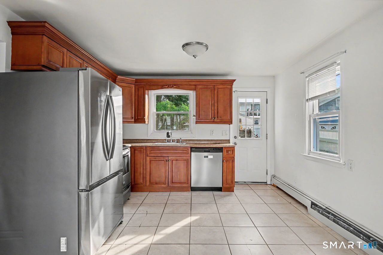 25 Myron Avenue Bridgeport CT 06606