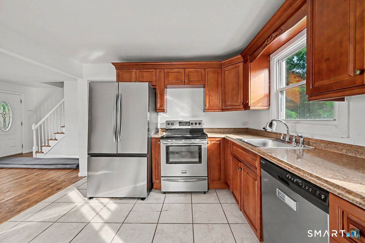 25 Myron Avenue Bridgeport CT 06606