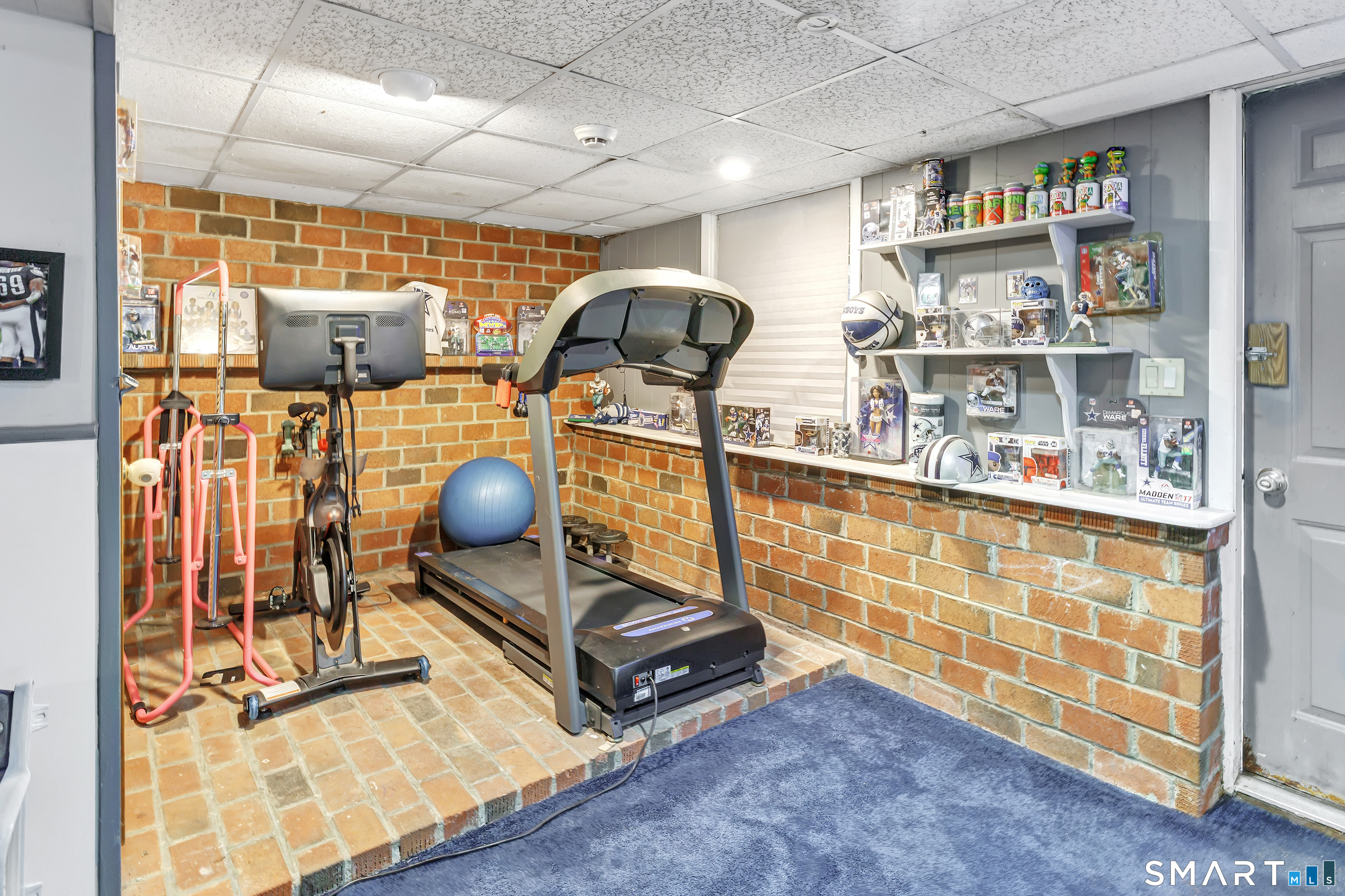 24 Valley Road Shelton CT 06484
