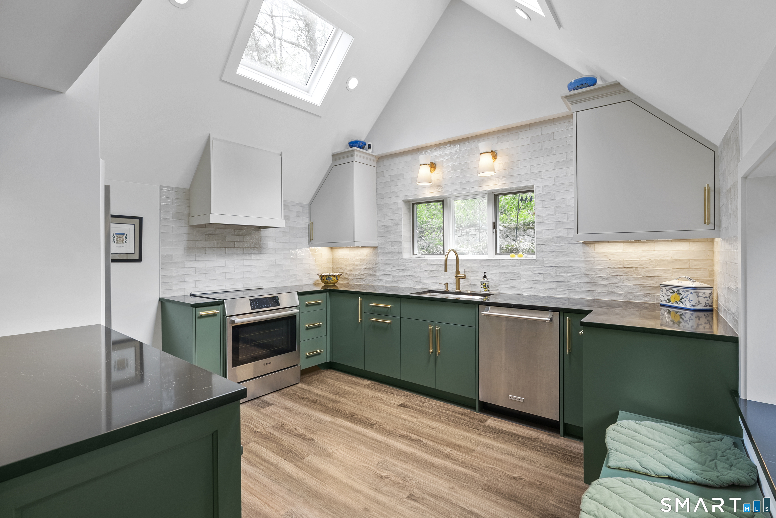 8 Morgan Road Canton CT 06019