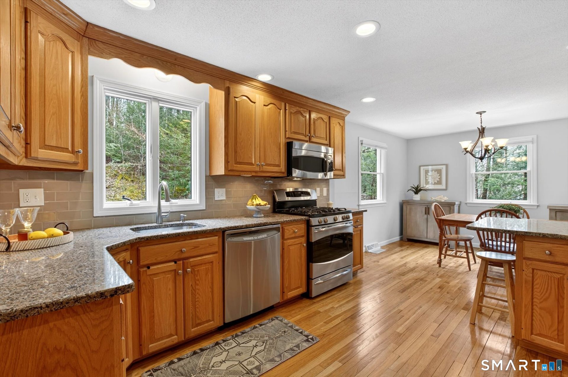 64 Pine Glen Road Simsbury CT 06070