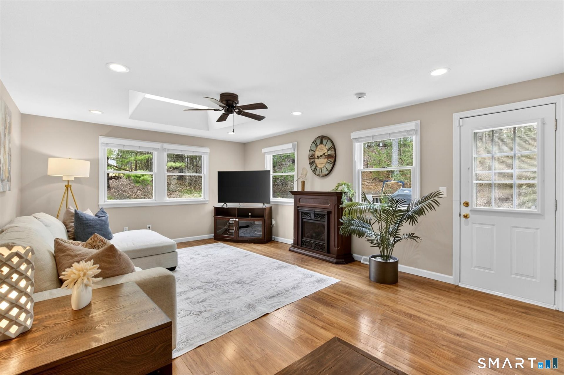 64 Pine Glen Road Simsbury CT 06070