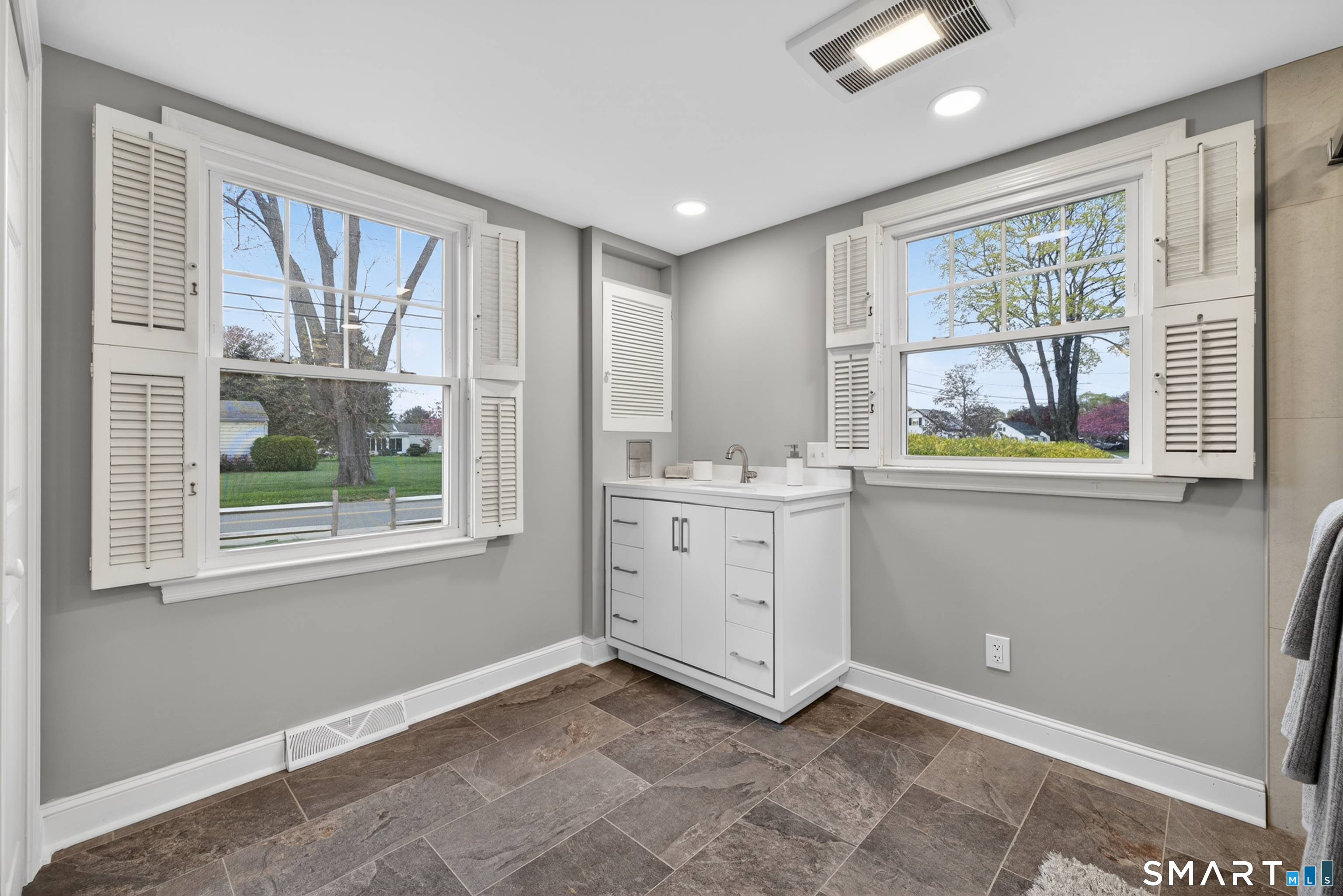 46 Lynde Street Old Saybrook CT 06475