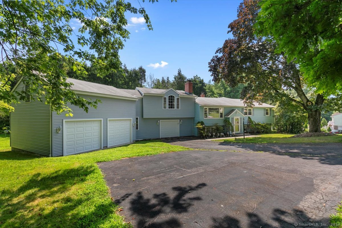 819 Robert Treat Drive Orange CT 06477