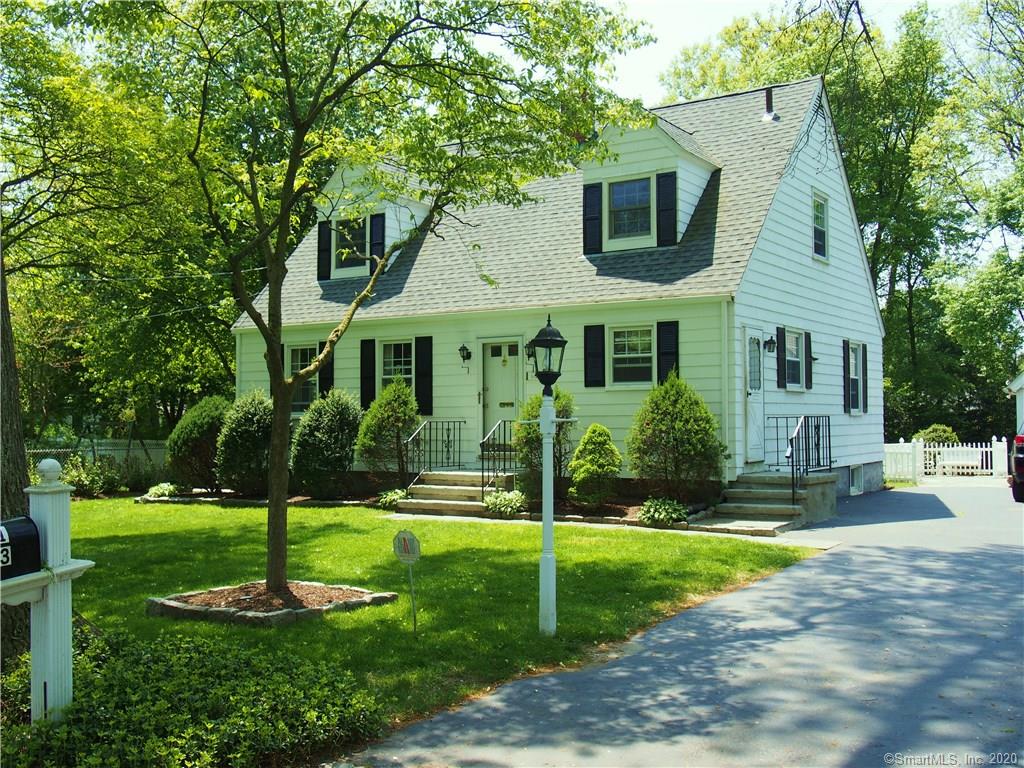 31 Woodridge Avenue Fairfield CT 06825