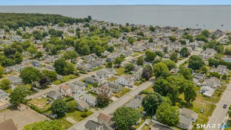 8 Swan Avenue Old Lyme CT 06371