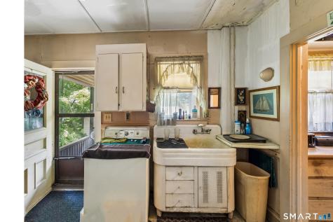 80 Golf Street Newington CT 06111
