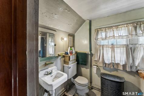 80 Golf Street Newington CT 06111