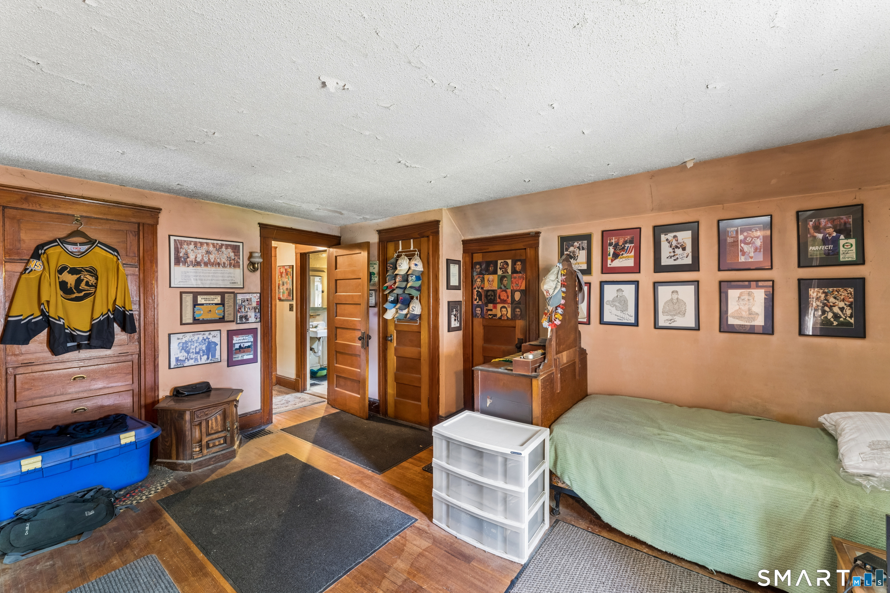 80 Golf Street Newington CT 06111
