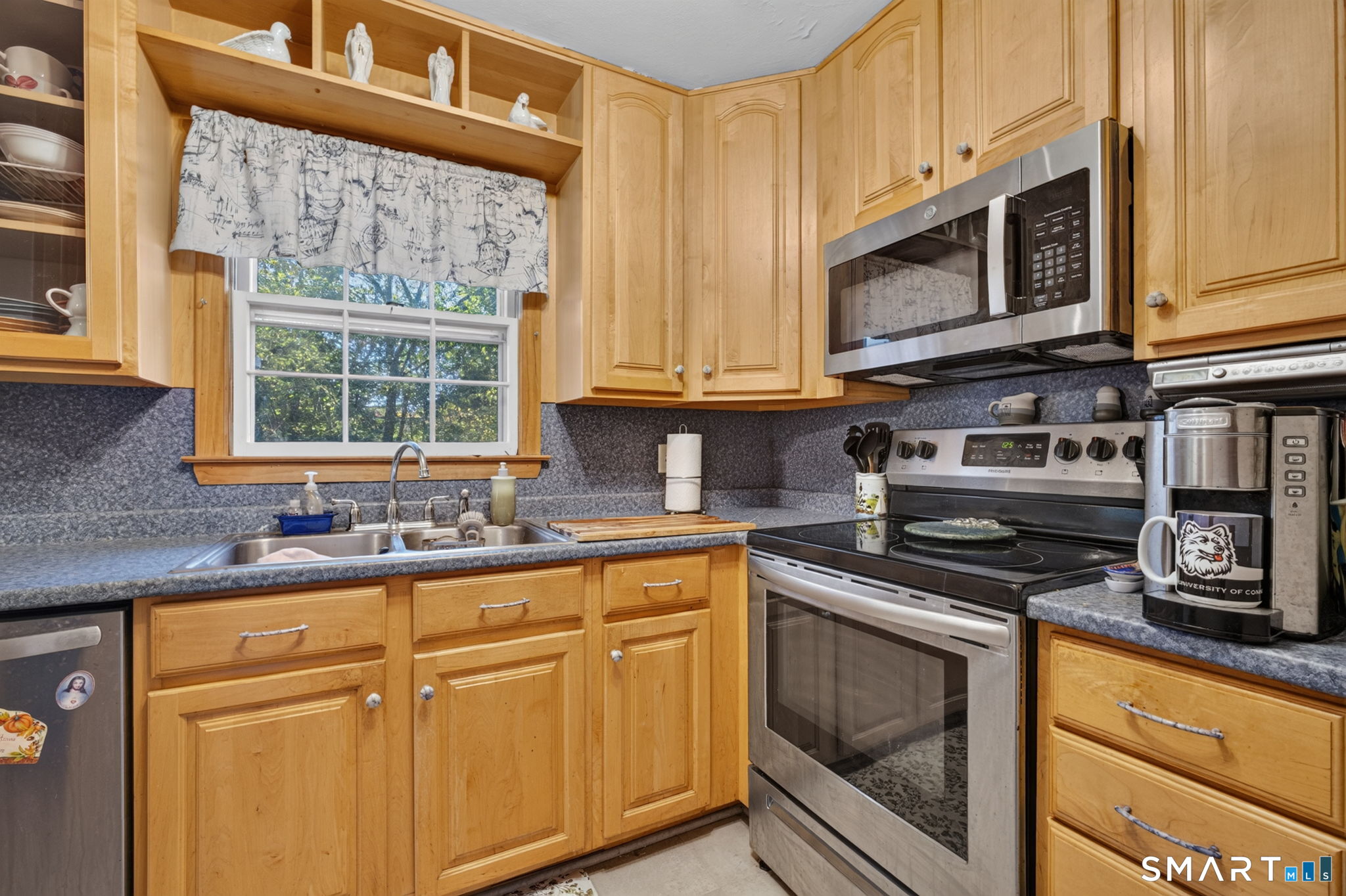 9 Beach Park Road Clinton CT 06413
