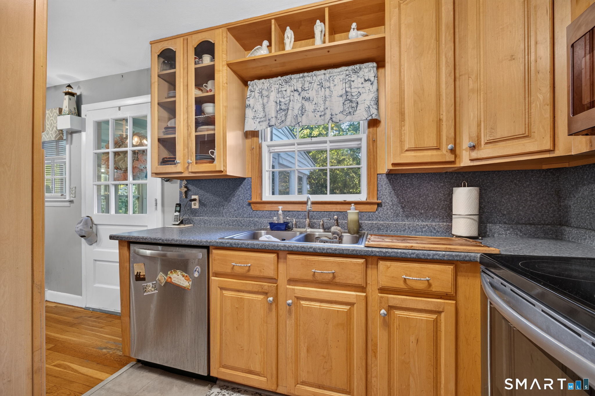 9 Beach Park Road Clinton CT 06413