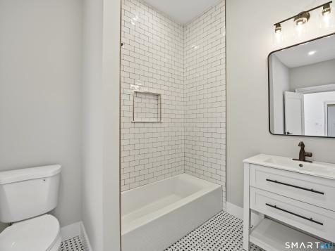 3 Potter Road North Haven CT 06473