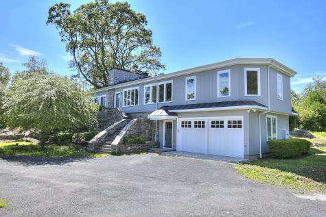 27 Rogues Ridge Weston CT 06883