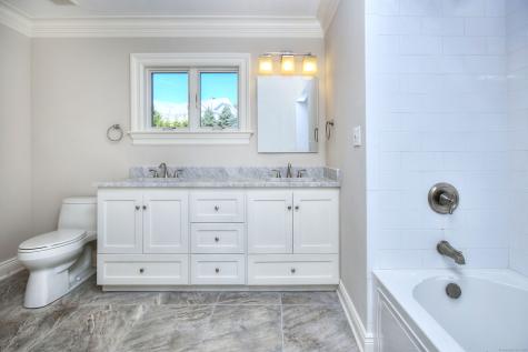 27 Rogues Ridge Weston CT 06883