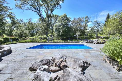 27 Rogues Ridge Weston CT 06883