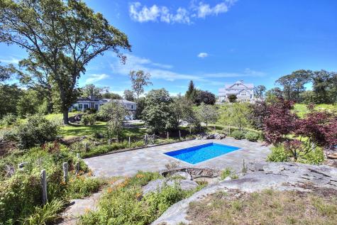 27 Rogues Ridge Weston CT 06883