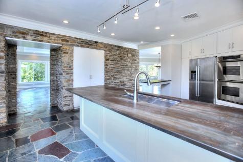 27 Rogues Ridge Weston CT 06883