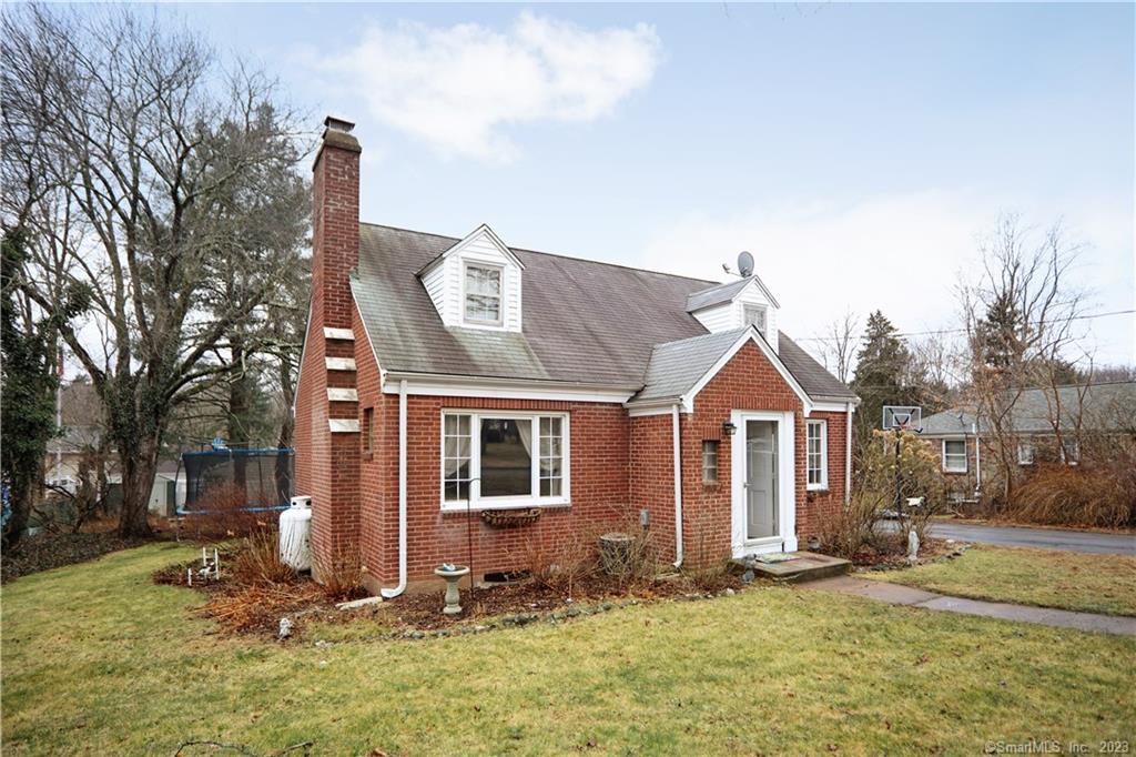 301 Broadway Hamden CT 06518