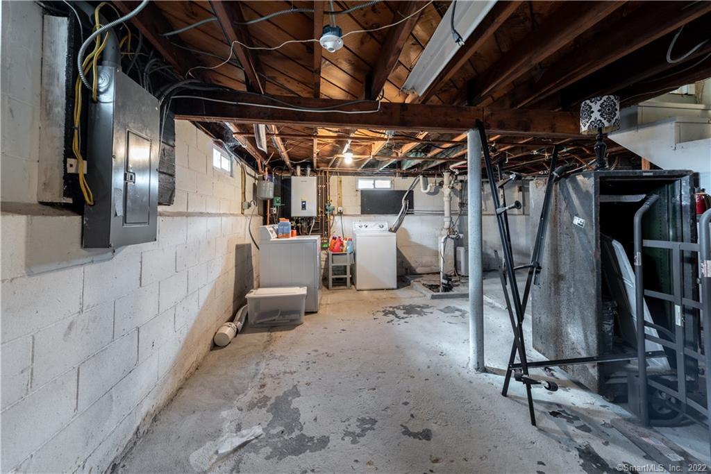 25 Myron Avenue Bridgeport CT 06606