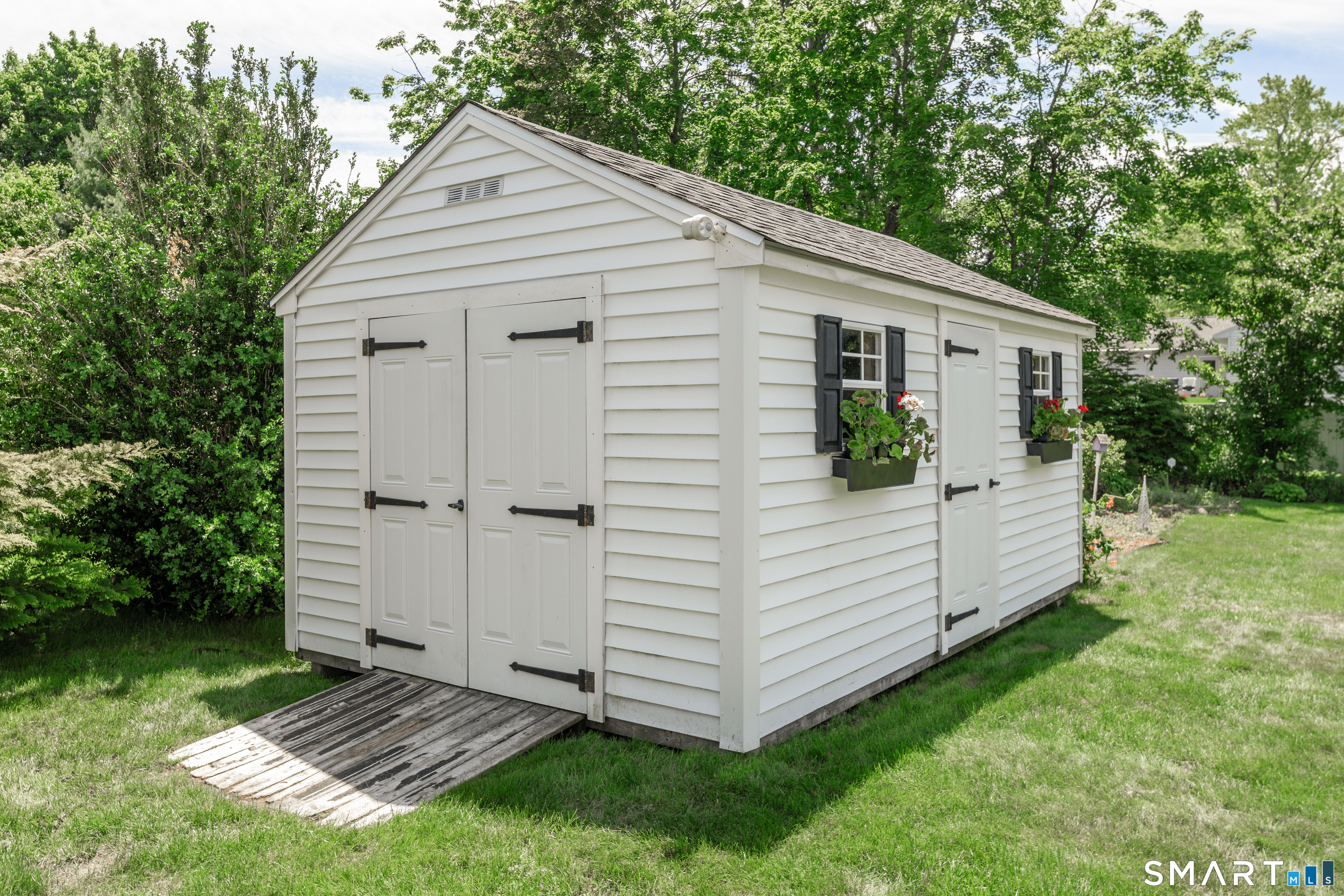 335 Redwood Lane Cheshire CT 06410
