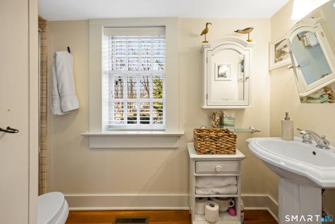 25 Stonegate Circle Cheshire CT 06410