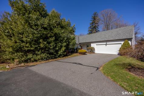 25 Stonegate Circle Cheshire CT 06410