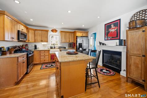 25 Stonegate Circle Cheshire CT 06410