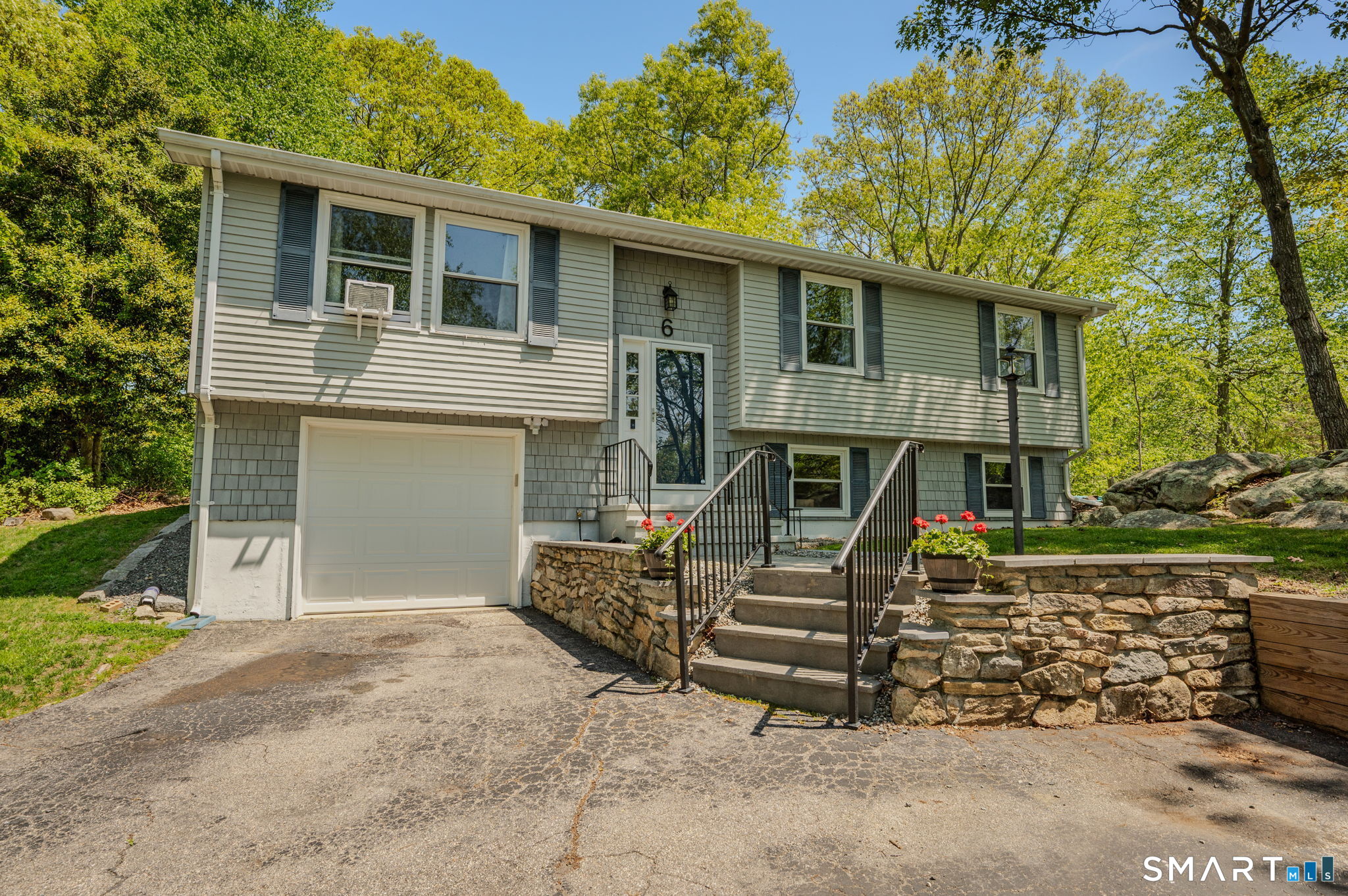 6 Amherst Court Groton CT 06355
