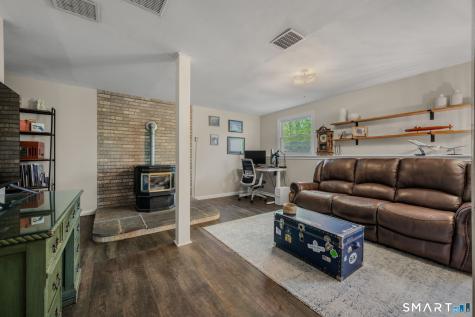 6 Amherst Court Groton CT 06355