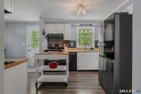 6 Amherst Court Groton CT 06355
