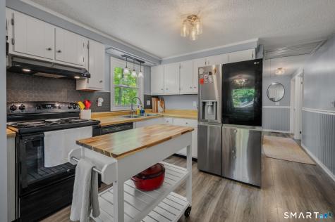 6 Amherst Court Groton CT 06355