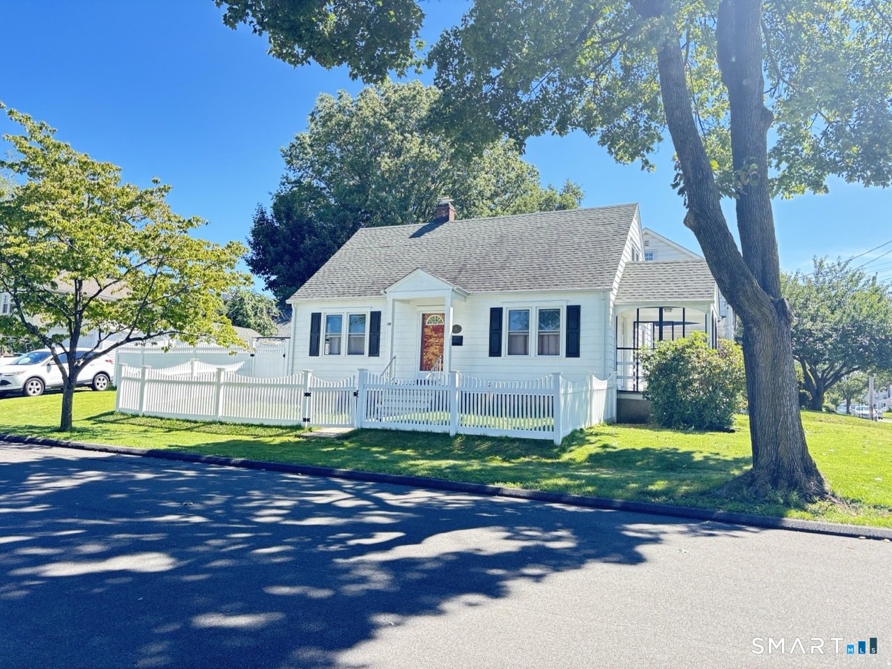 10 Bell Terrace Stratford CT 06614